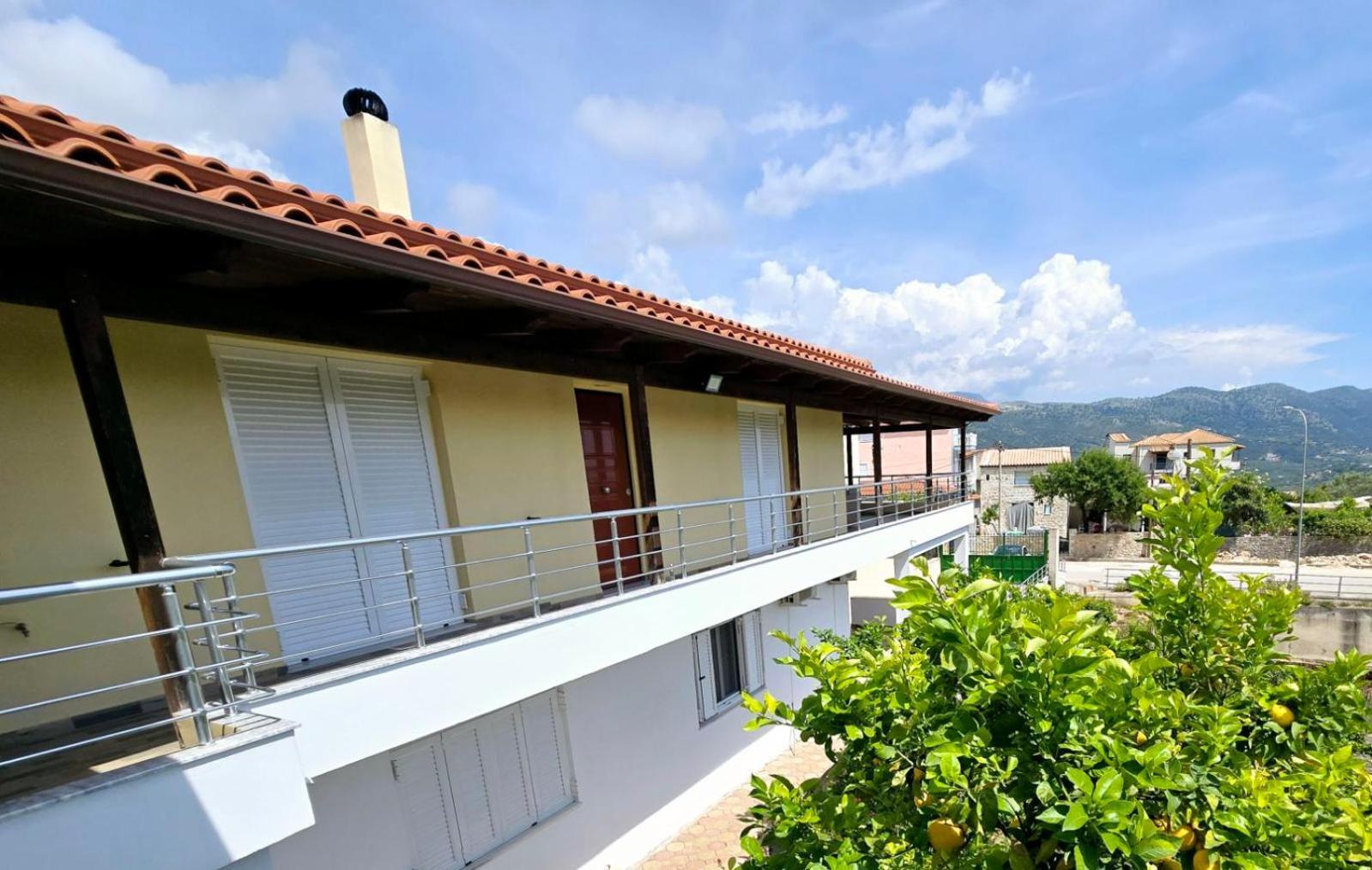 Philoxenia Guest House Himarë Dış mekan fotoğraf